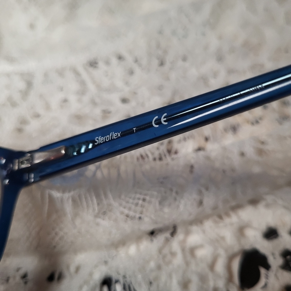 Stylish Blue Rectangular Glasses - Picture 3 of 5